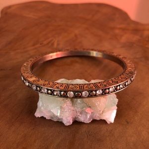 Thick costume jewelry, mixed metals 🦋